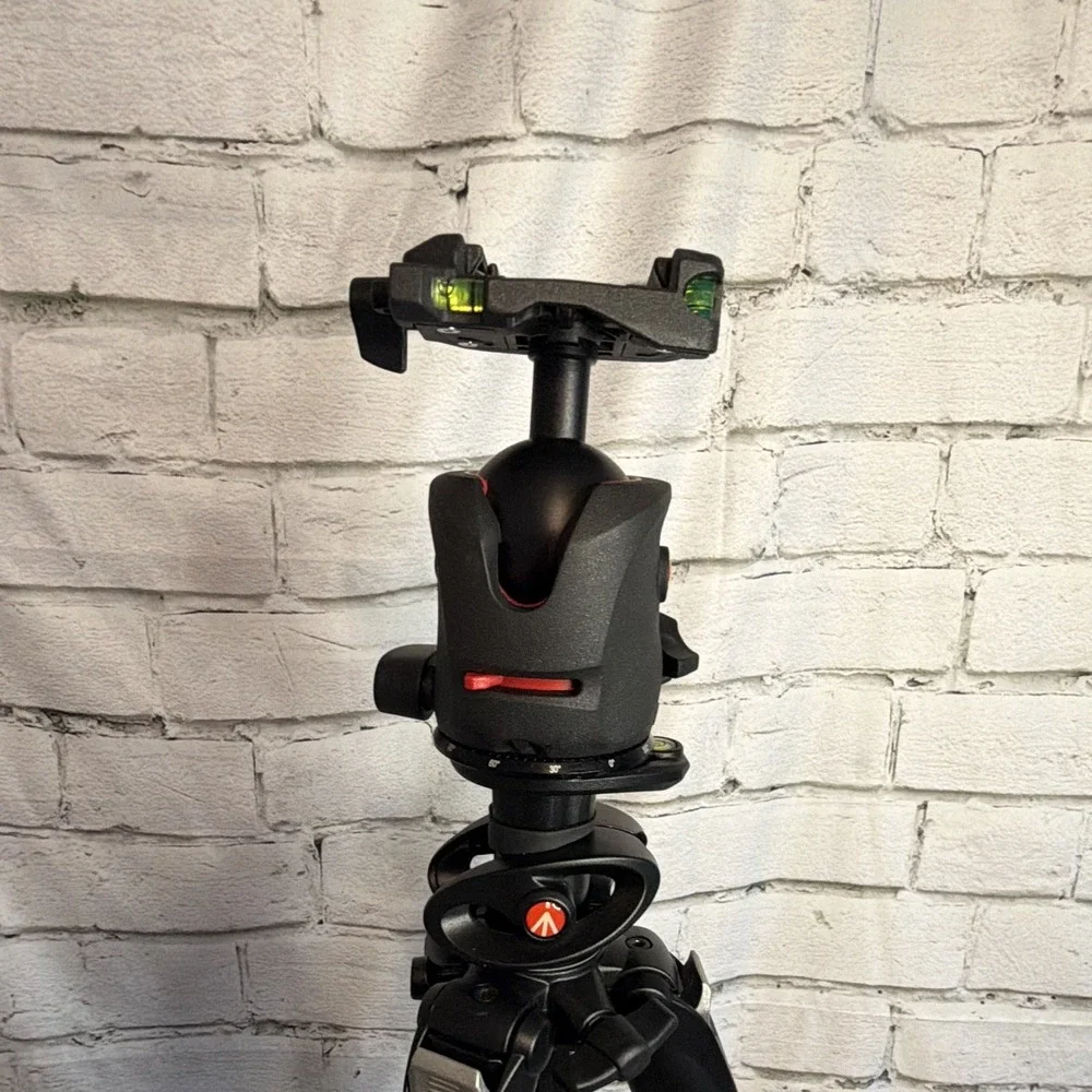 Manfrotto Carbon Fiber Tripod (055CXPRO3) (MH055M0-Q5) Mag Ball Monopod (680B)
